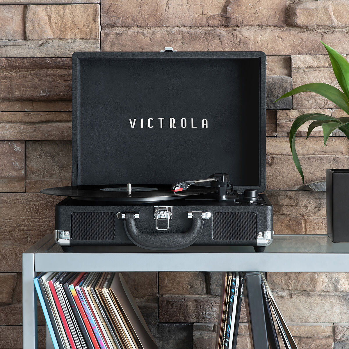 Gira-Discos Portátil Victrola Journey Preto para Ouvir Vinil em Casa ou em Viagem-5