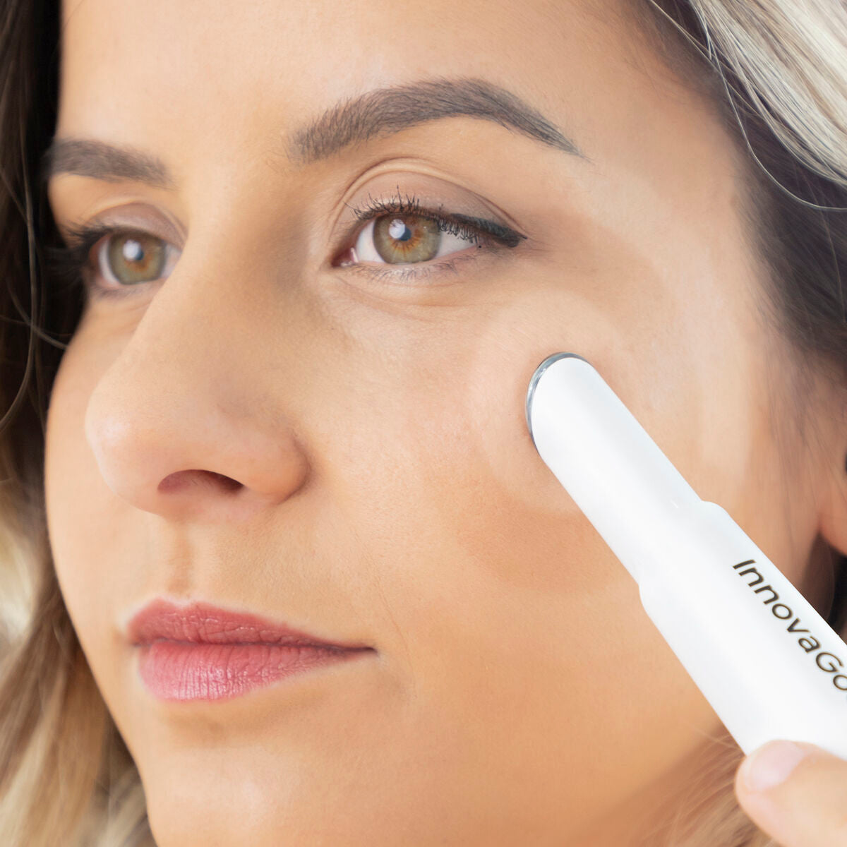 Massageador Elétrico de Olhos InnovaGoods com Luz LED, Calor e Vibração para Cuidado Diário-8