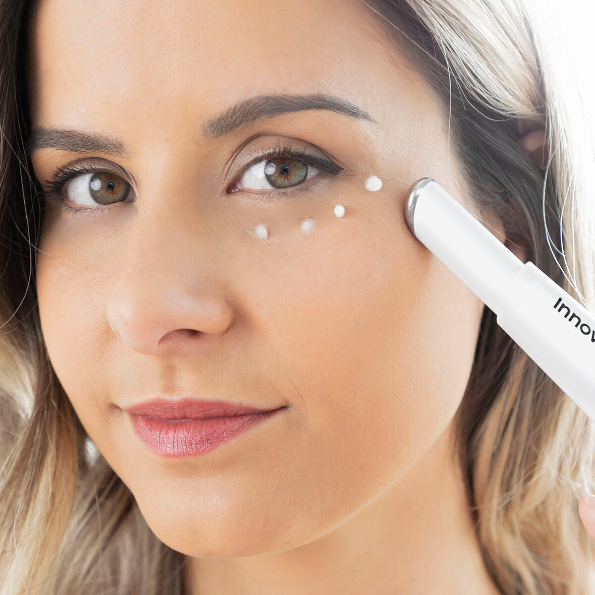 Massageador Elétrico de Olhos InnovaGoods com Luz LED, Calor e Vibração para Cuidado Diário-6
